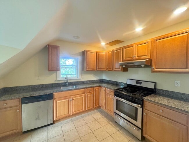 Photo - 102 Sycamore St Unit 3