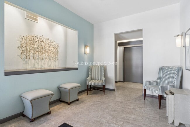 Photo - 1630 S Harbor Way