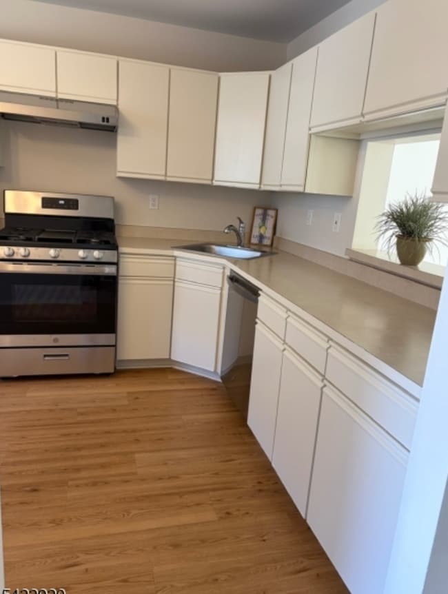 Photo - 204 Red Crest Ln