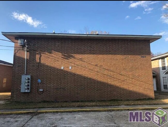 Building Photo - 5407 Nicholson Dr Unit 5407 Nicholson Drive, C Rental