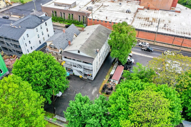 Photo - 915 S Main St Unit 2S Rear