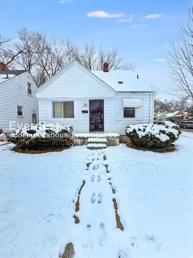 Photo - 19449 W Chicago