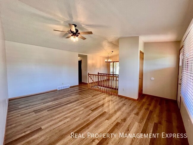 Photo - Beautiful 3 Bed 2 Bath House in West Sioux...