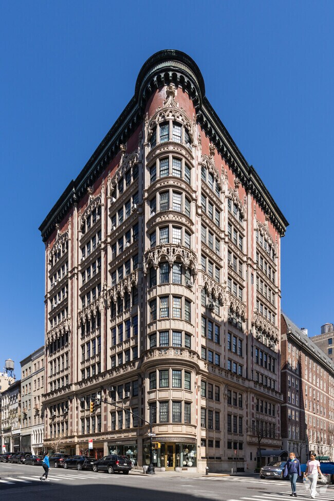 Photo - 45 E 66th St