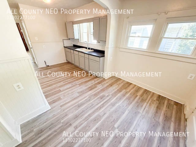 Photo - 859 Brown St Unit Down