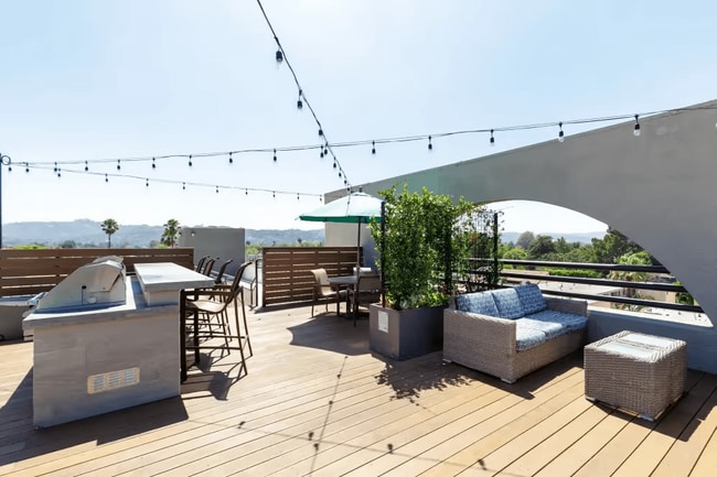 Photo - Vue at Laurel Canyon