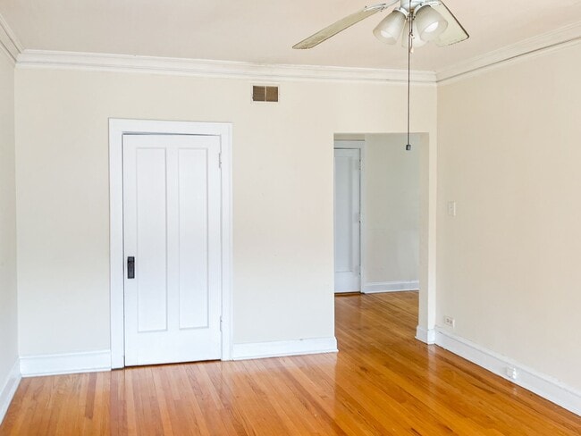 Photo - 2008 W Foster Ave Unit 1