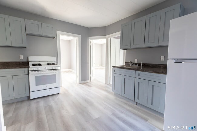 Photo - 132 Beaver St Unit First Floor