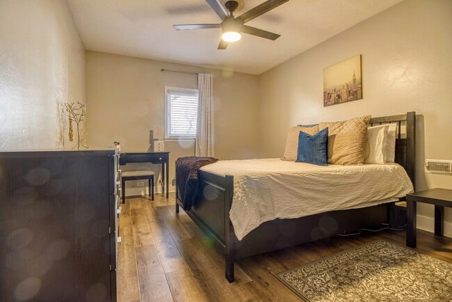 Photo - 247 E Garfield Ave Townhome