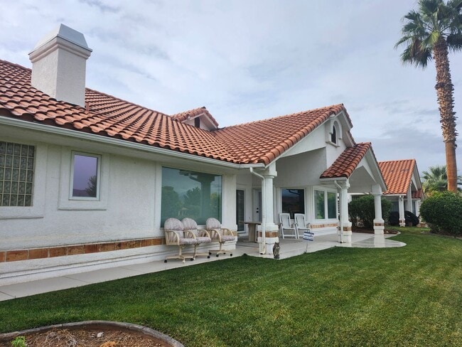 Photo - Charming Home Next To Sunbrook Golf Club!