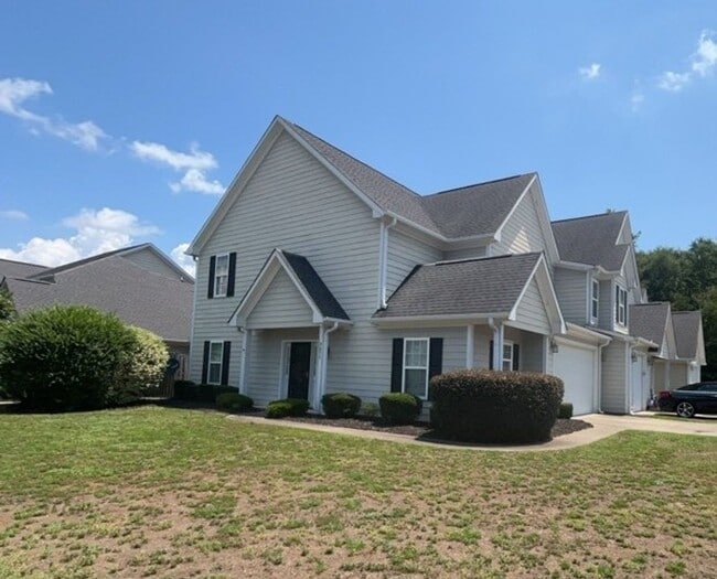Building Photo - Coming Soon~ 3 Bedroom 2.5 Bathroom Townhome~ Large Corner Lot