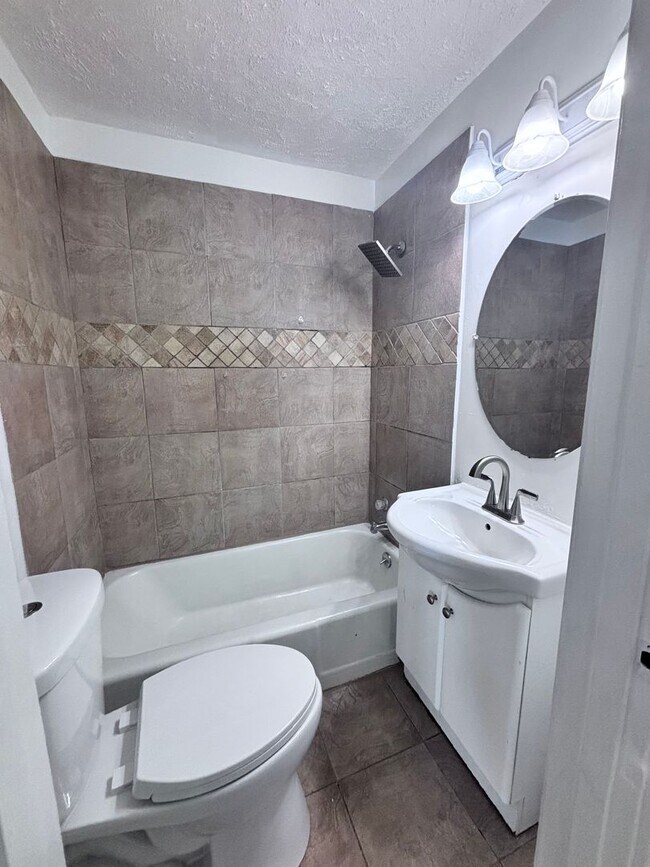 Photo - 4406 S 38th St