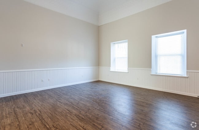 1BR, 1BA - 615 SF