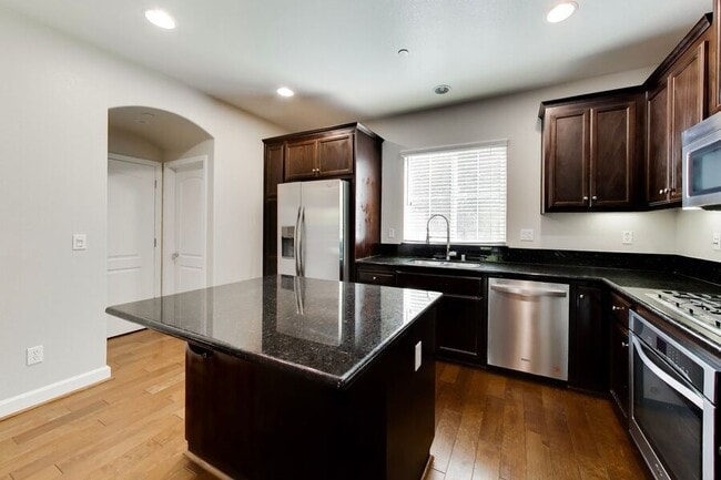 Photo - 485 Chagall St