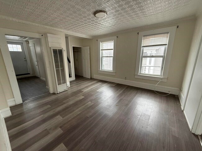 Photo - 521 Wilson St