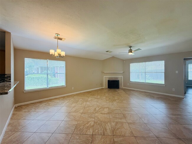 Photo - 1015 Andover Dr