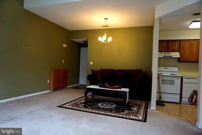 Building Photo - 8612 Tamarron Dr