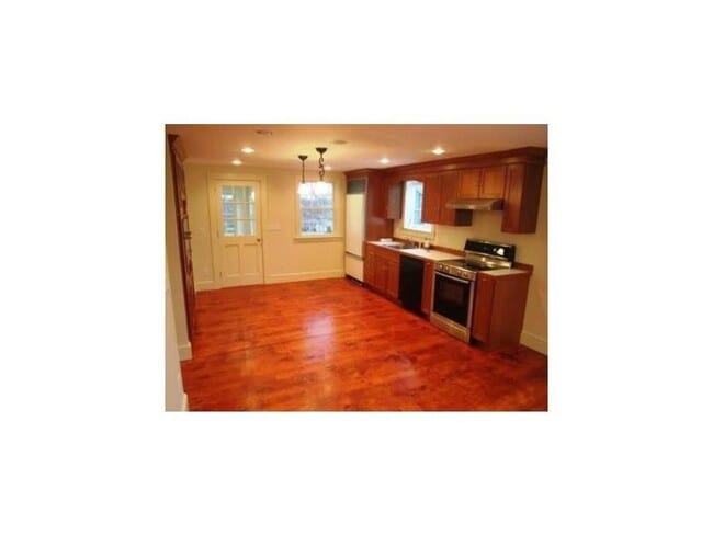 57 Dewolf Ave