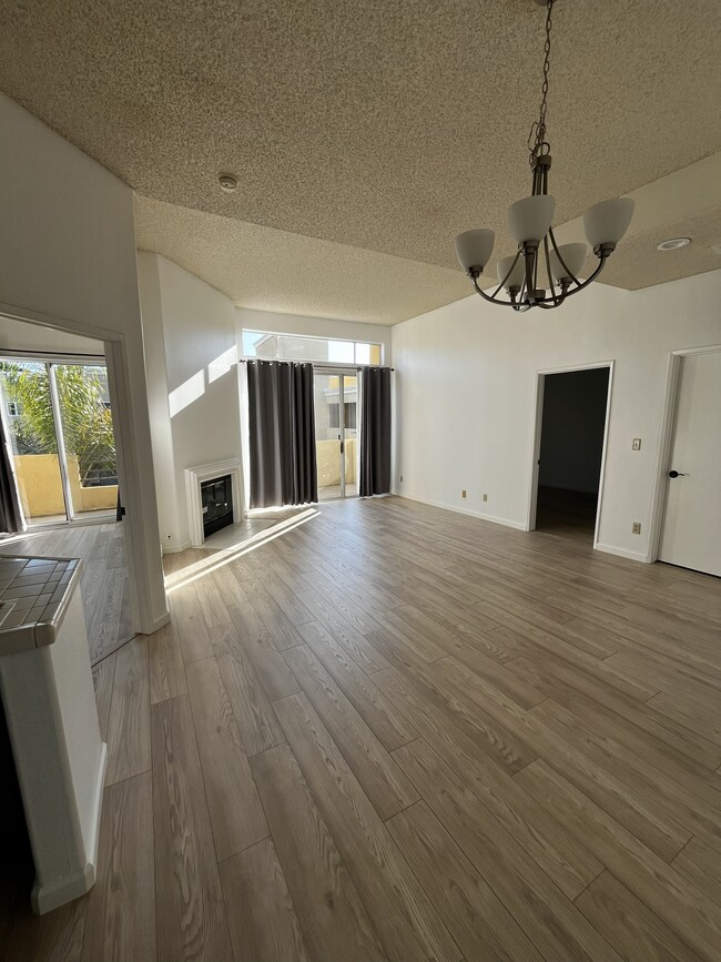 Building Photo - 6140 Monterey Rd Unit 418 on the Top Floor