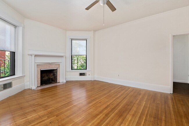 Photo - 9 Buswell St Unit 2R