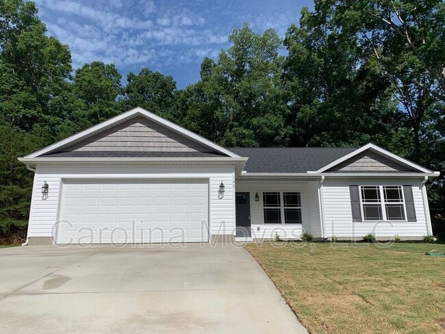 Building Photo - 147 Cosmos Ln
