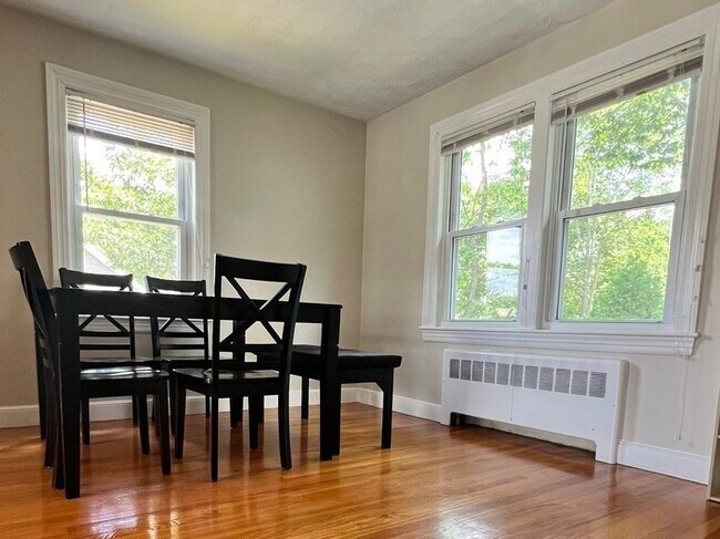 Building Photo - 4 Mangano Ct Unit 4