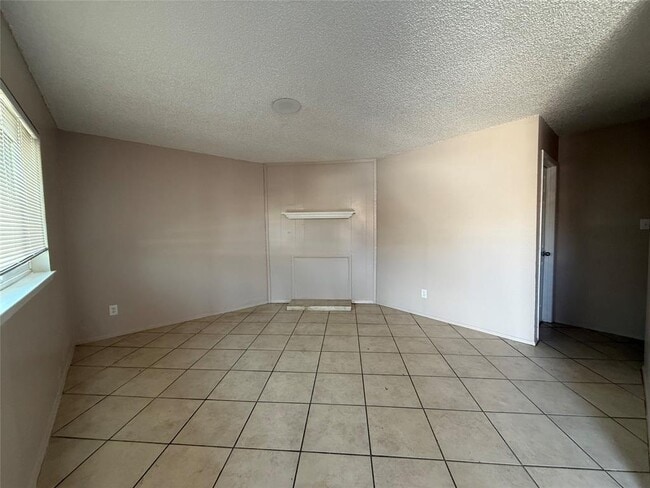 Photo - 2203 Donahue Ln