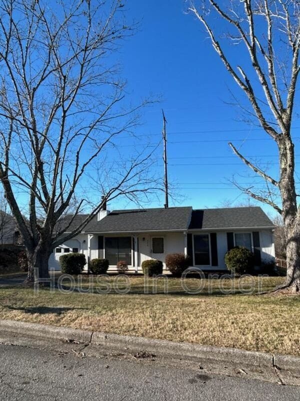 Photo - 208 Scottlynn Dr