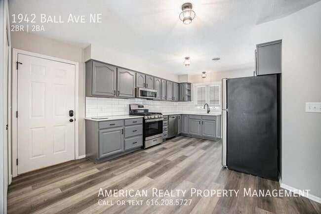 Photo - 1942 Ball Ave NE