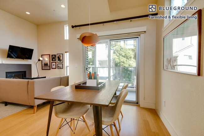 5 Heritage Pl