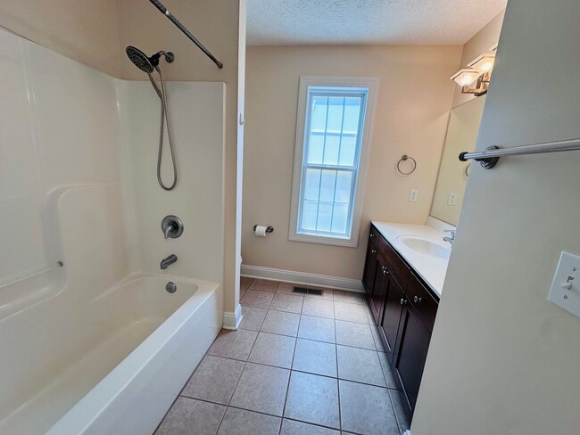 Photo - 3 Bedroom 2.5 Half Bath Townhouse with 2 Car Garage
