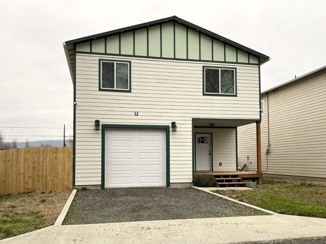 Photo - Second-Level Living