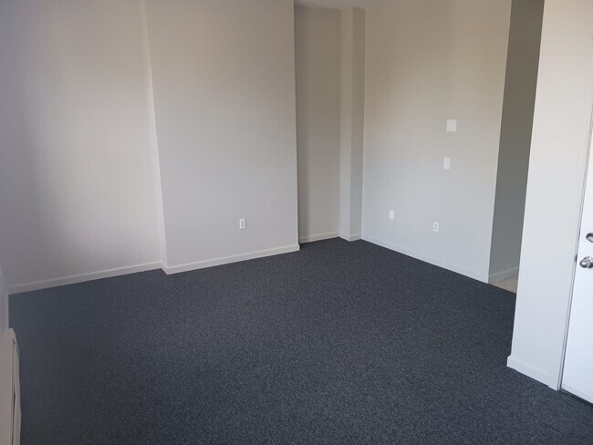 Photo - 588-612 E Main St Unit 598