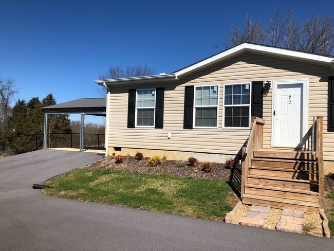 Building Photo - 3 Bedroom/2 Bath Duplex - Gray TN