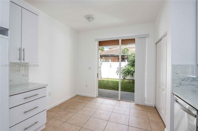 Photo - 3955 NE 11th Dr