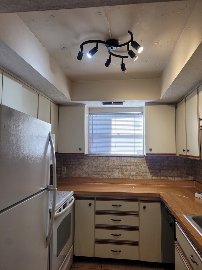 Photo - 3727 45th Way N