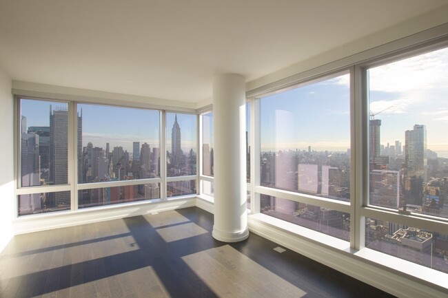 Building Photo - 555 10th Ave Rental