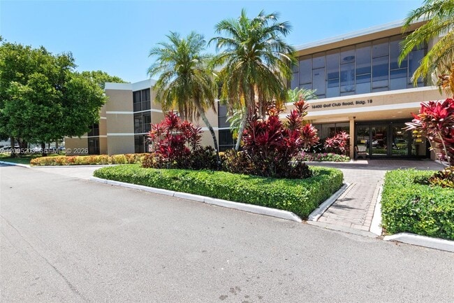 Building Photo - 16400 Golf Club Rd Unit 104