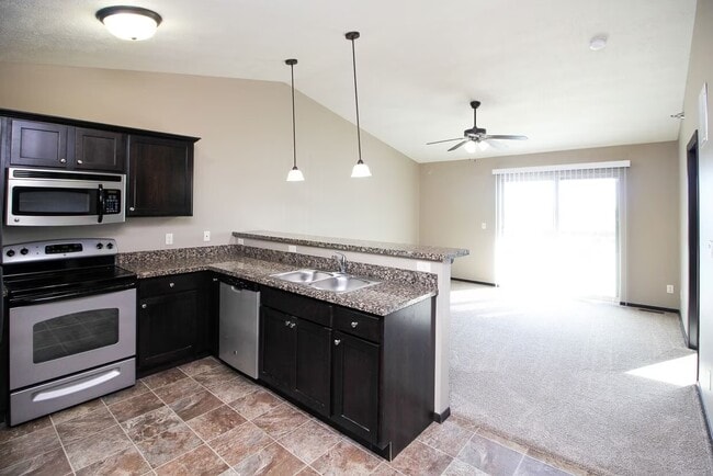 Villas at Canyon Creek Apartments
