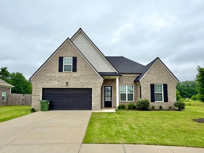 Building Photo - Now Leasing a 4-bedroom 2.5 bath home in Millington