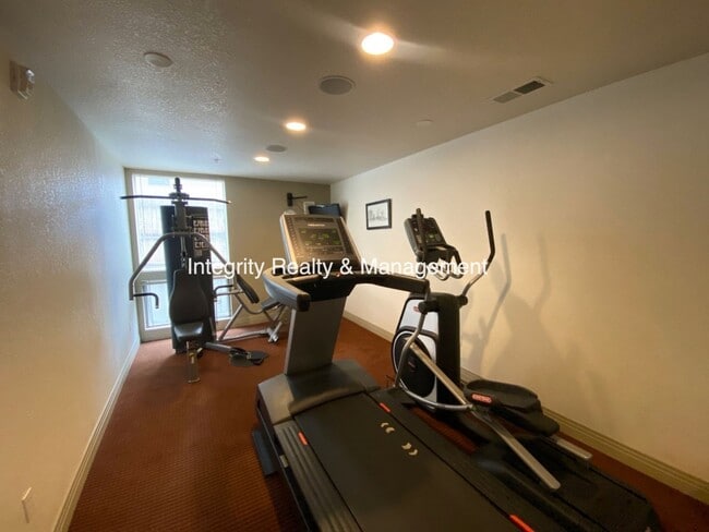 Photo - 2620 W Front View Cres Dr