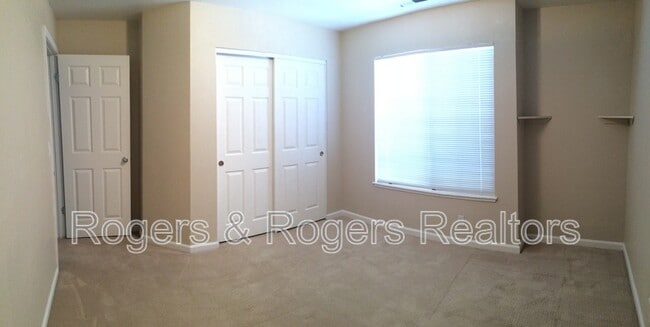 Photo - 213 Houghton St