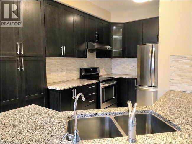 Photo - 414 Bamberg Crescent