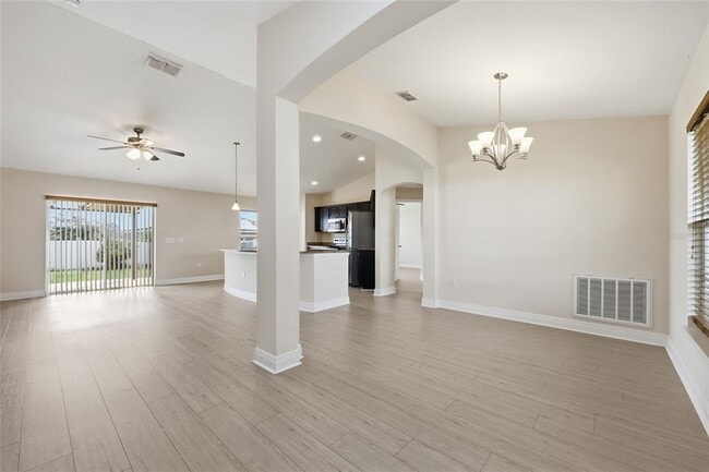 Photo - 115 Maple Dr