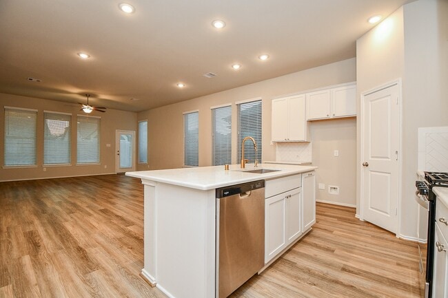 Photo - 1215 Carswell Grove Dr