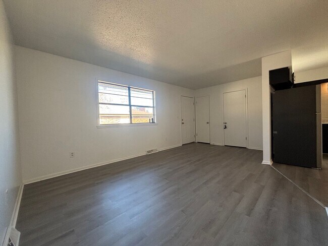 Come see this 1 bedroom 1 bathroom apartme... - Come see this 1 bedroom 1 bathroom apartme... Townhome