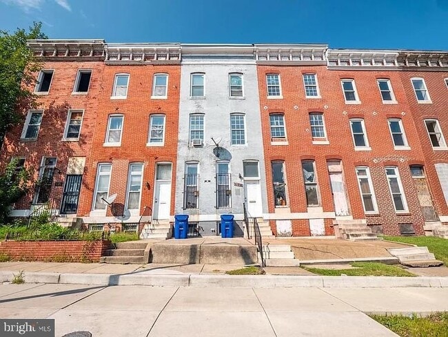 Building Photo - 424 E North Ave Unit 2ND FLOOR Rental