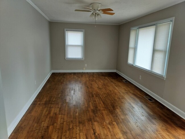 Photo - Elbow Room and Workshop