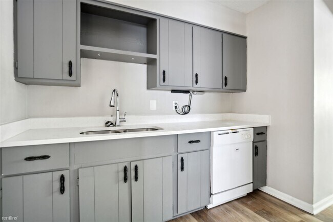 Photo - 3 br, 1 bath House - 9251 Newkirk Drive