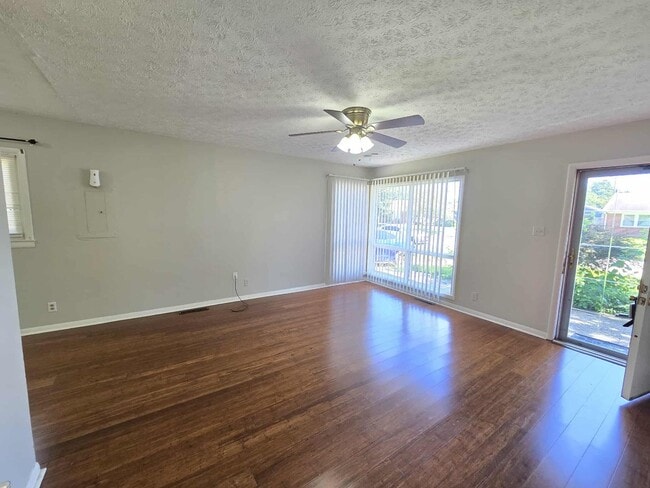 Photo - 3318 Moulton Ln